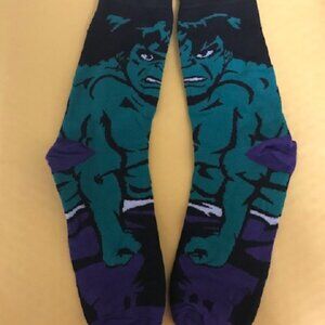 PAIR OF INCREDIBLE HULK SOCKS UNISEX SIZE 6-12 BNWOT